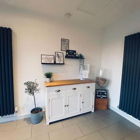 Clover Cottage Beeley Екстериор снимка
