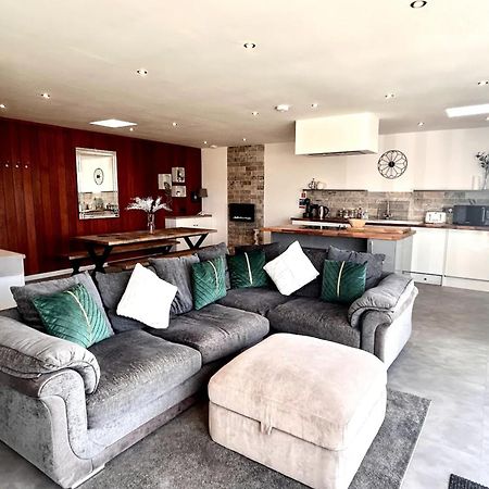 Clover Cottage Beeley Екстериор снимка