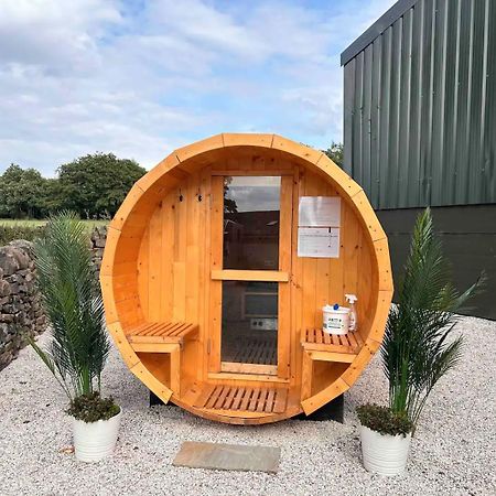 Clover Cottage Beeley Екстериор снимка
