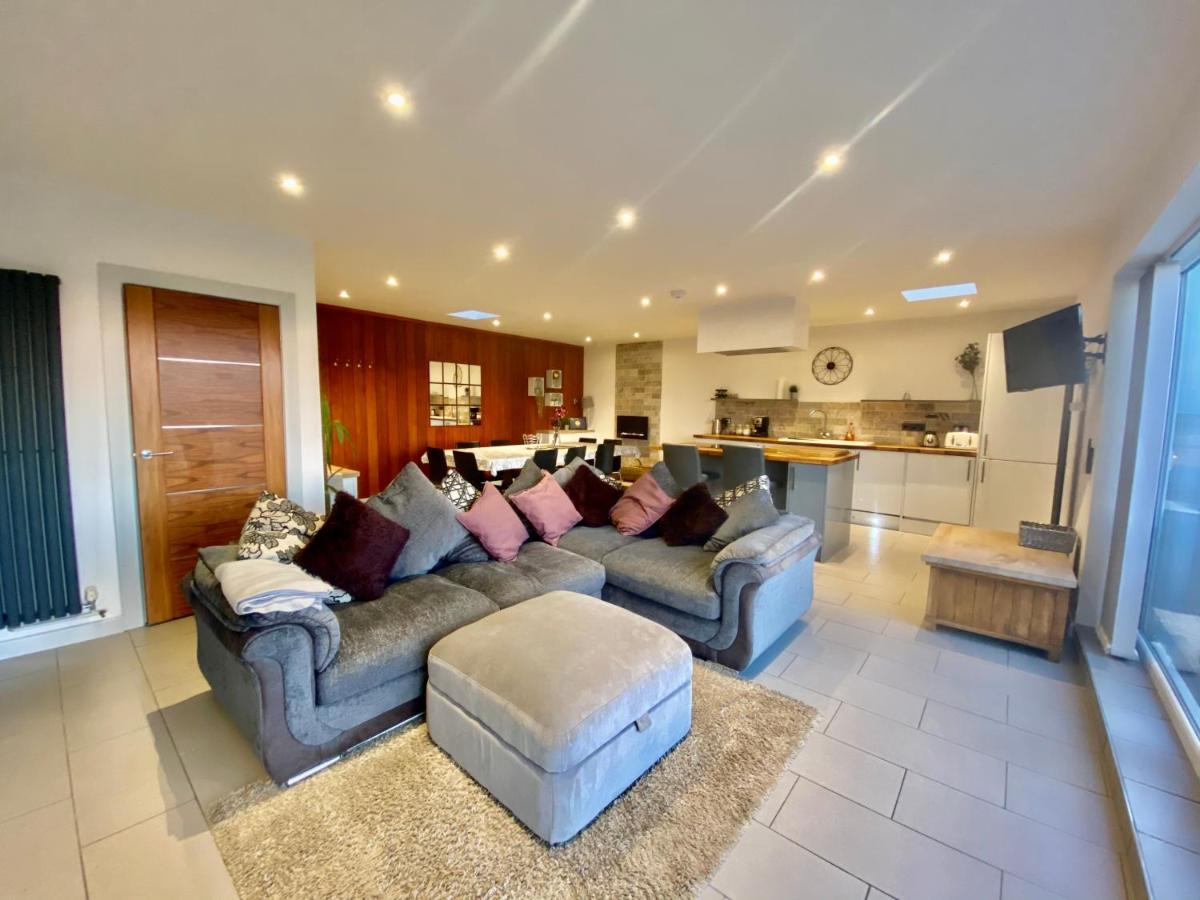 Clover Cottage Beeley Екстериор снимка