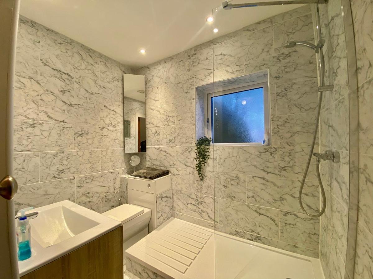 Clover Cottage Beeley Екстериор снимка