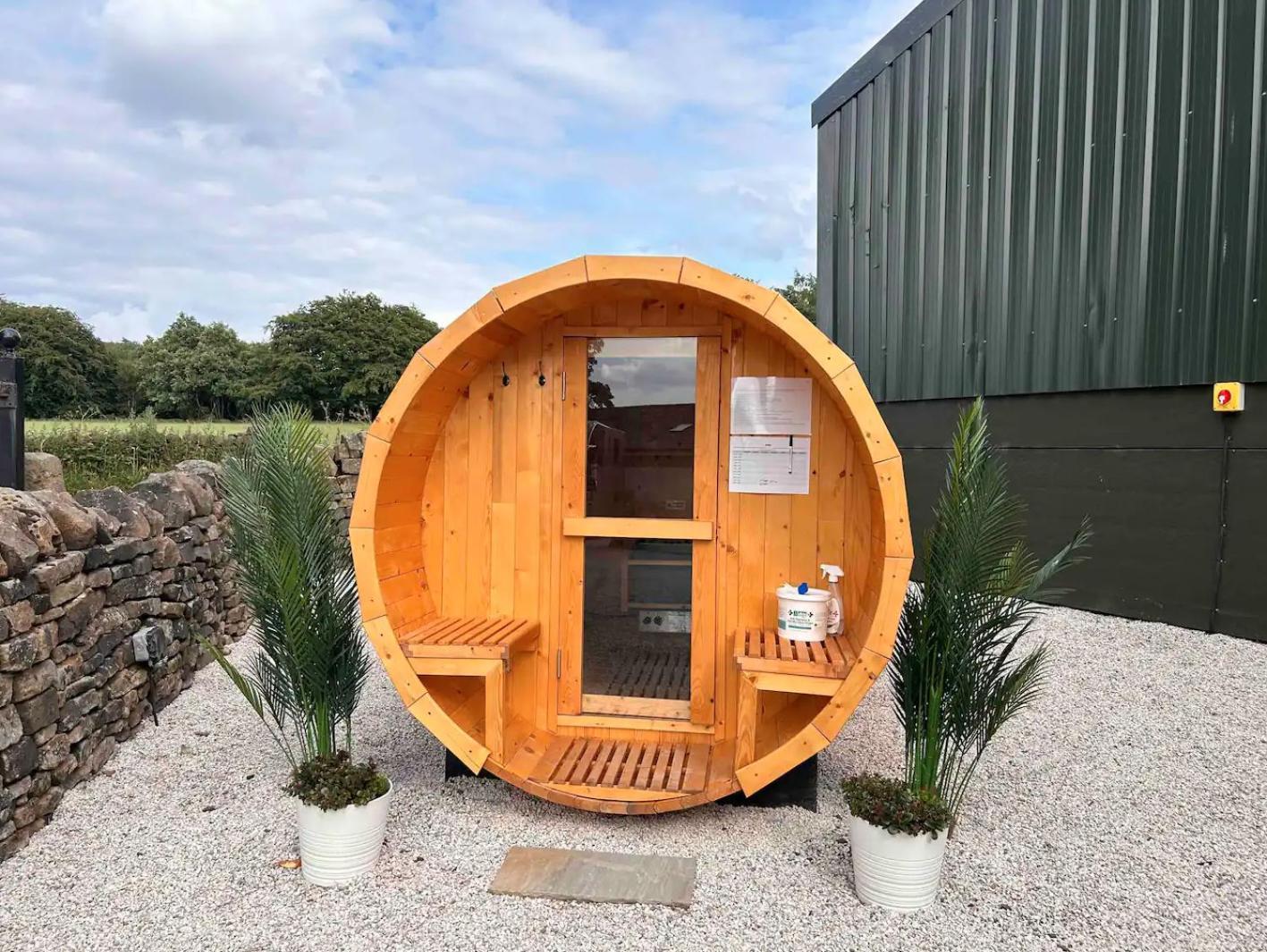 Clover Cottage Beeley Екстериор снимка