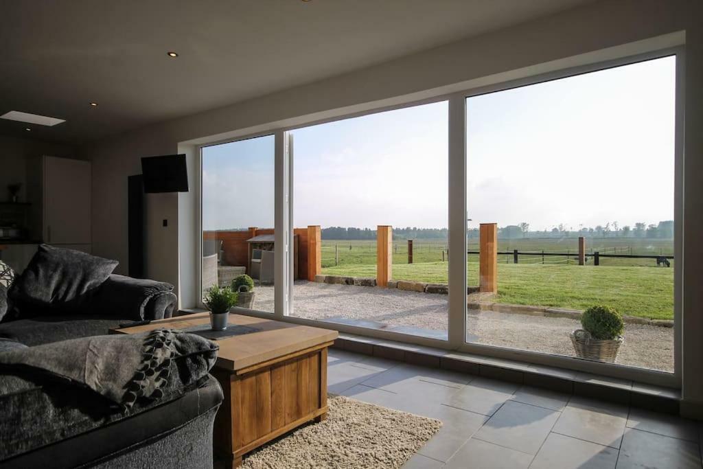 Clover Cottage Beeley Екстериор снимка